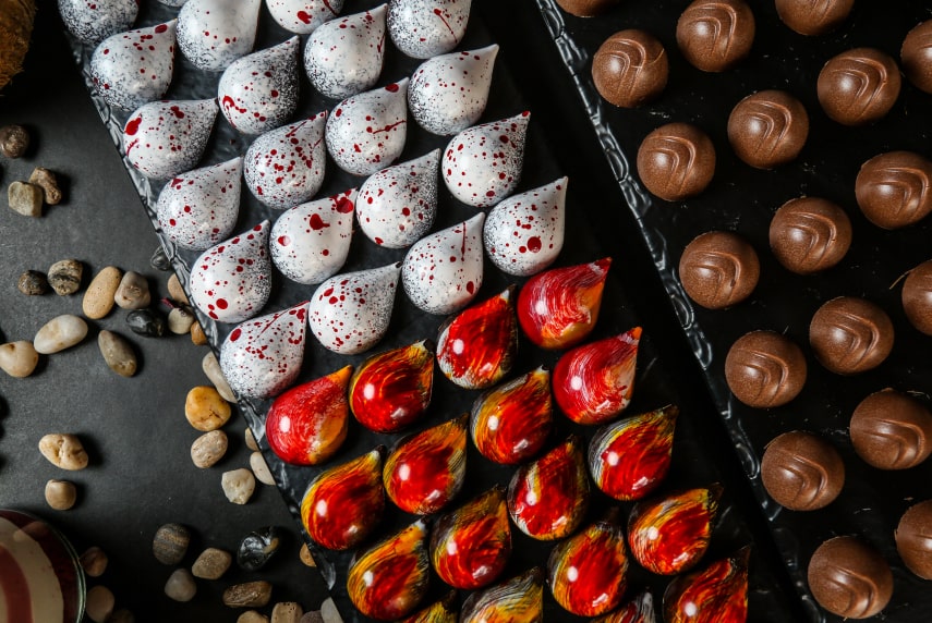 Contacts Us 2 Image min 2